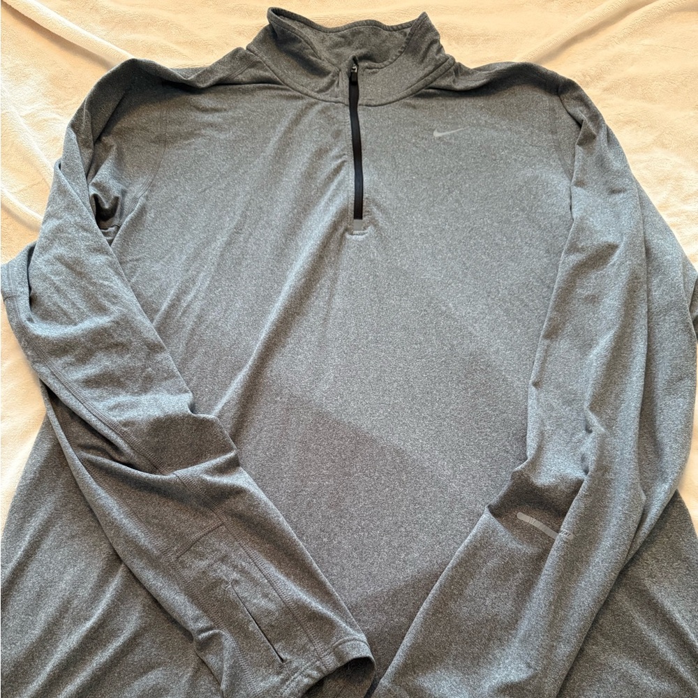 Men’s Large Nike Dri-FIT Gray Quarter-Zip Top